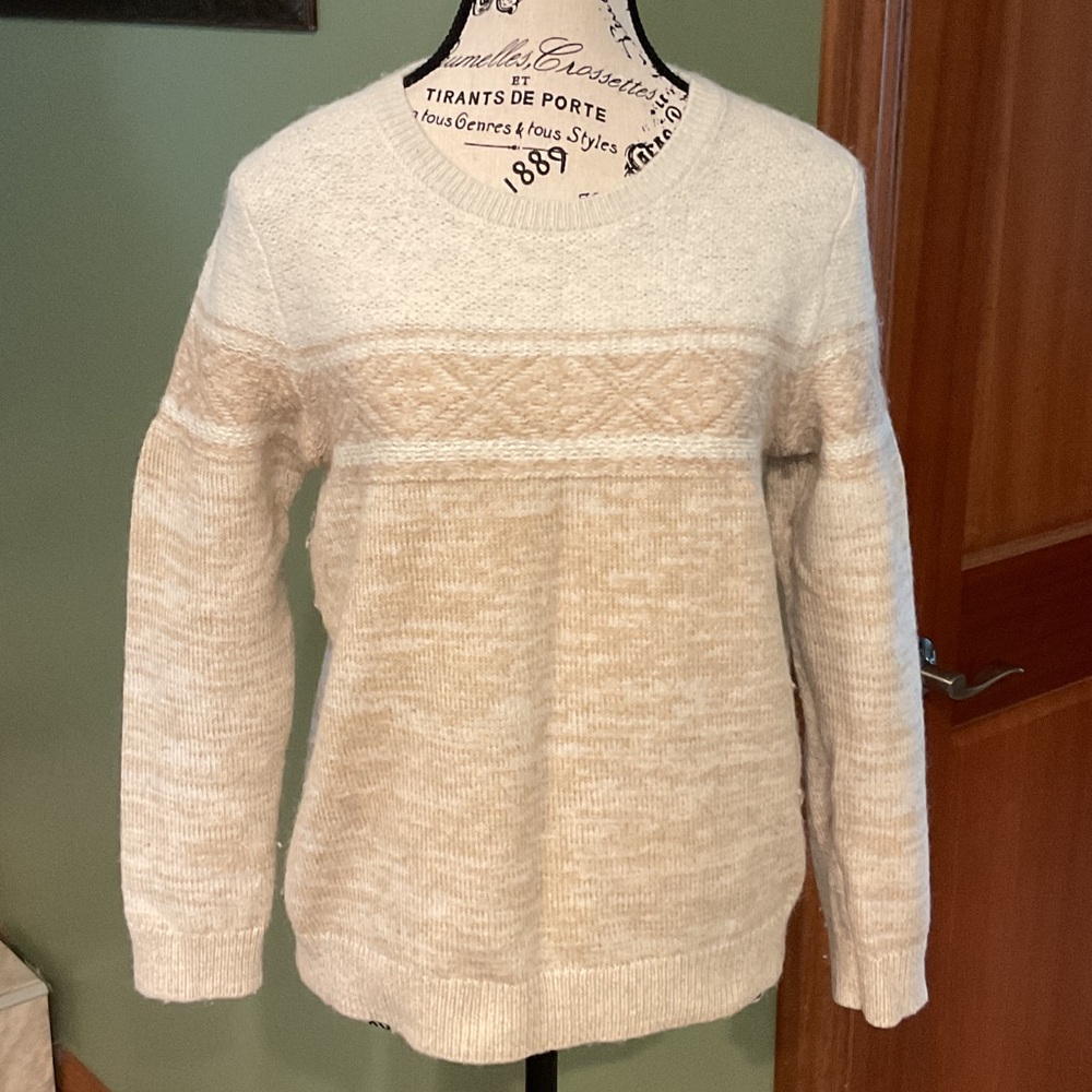 GAP Cream Crew Neck Sweater, Size M